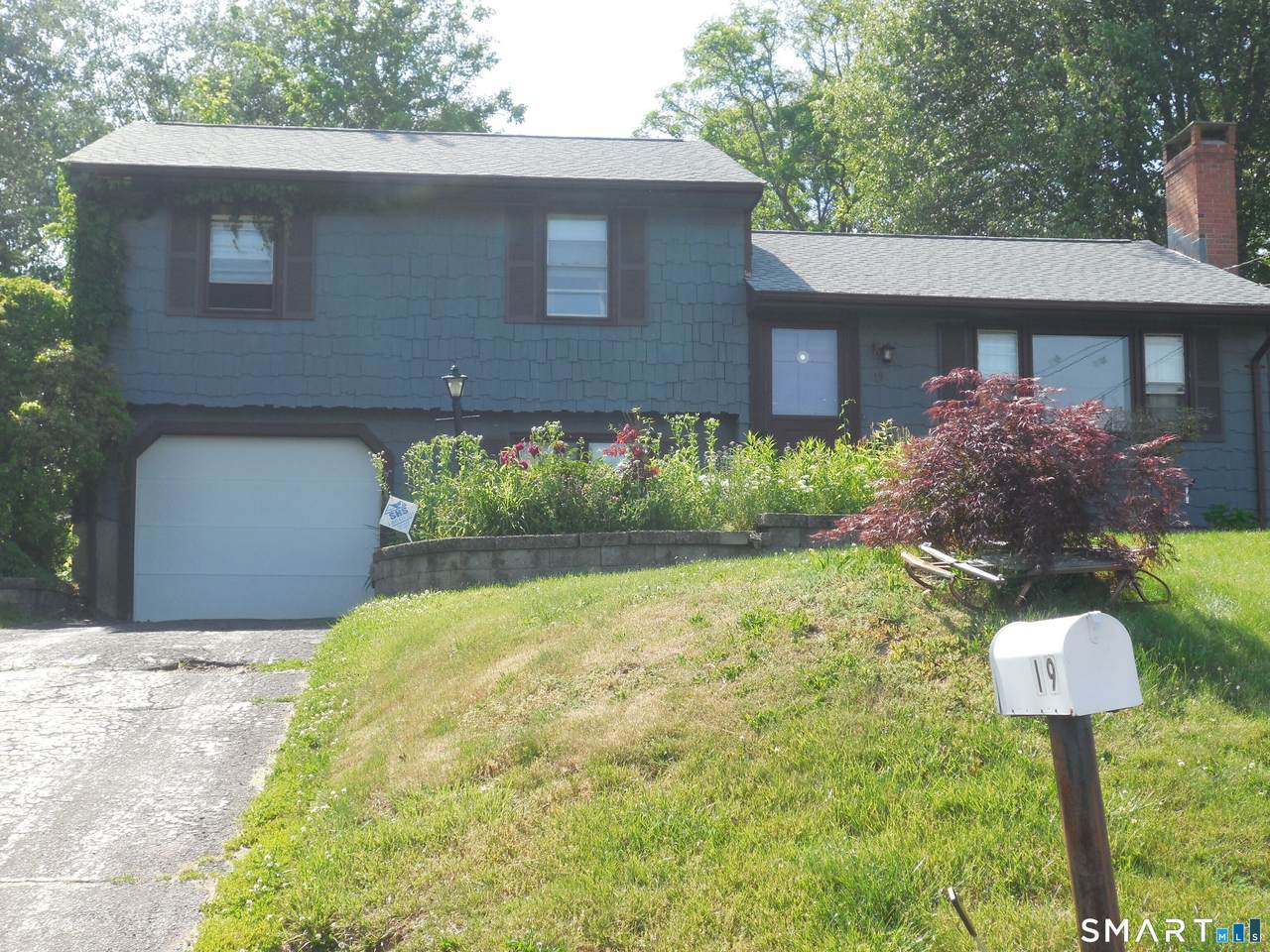 19 Winthrop Boulevard - Photo 1