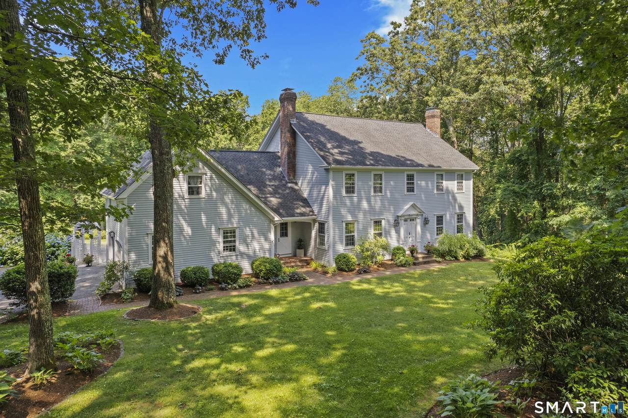 8 Squire Lane - Photo 1
