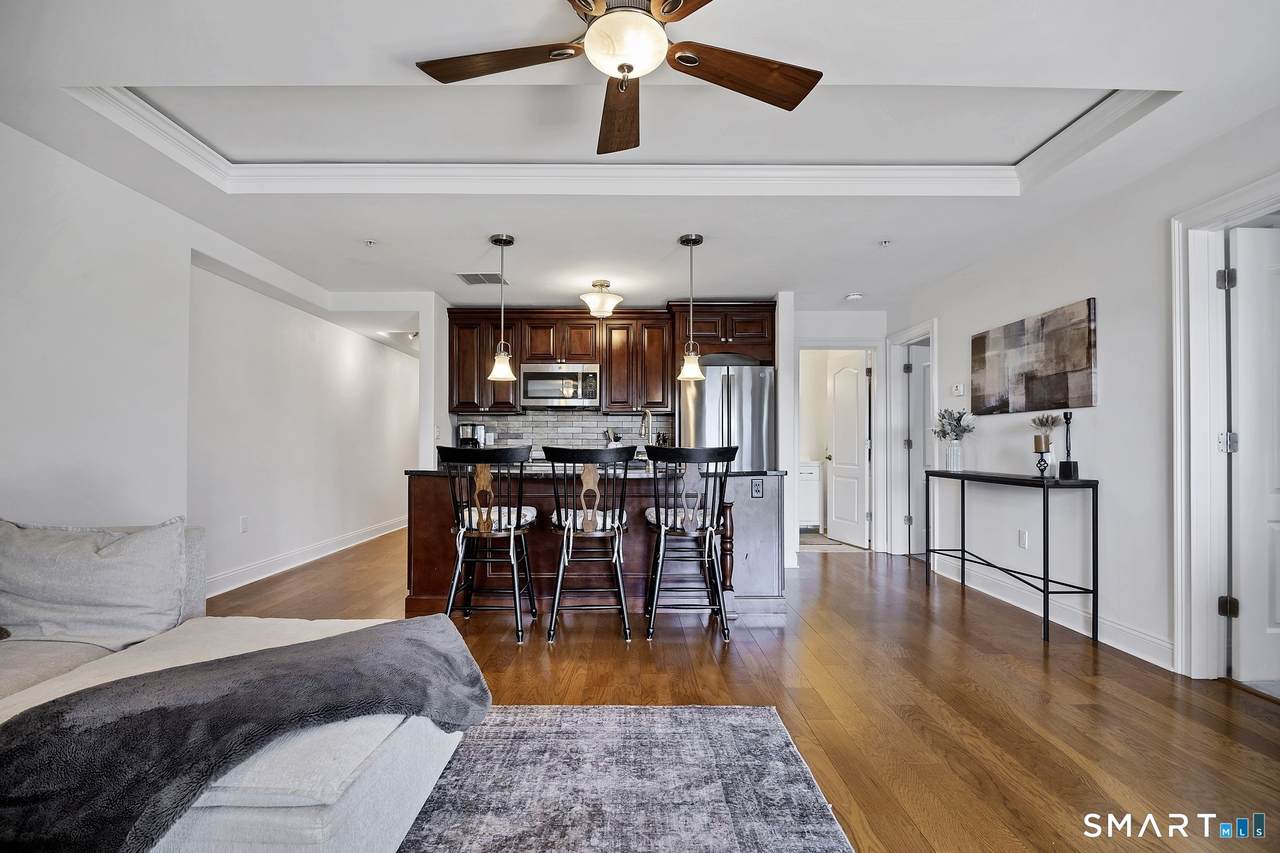 461 Bank Street - Photo 1