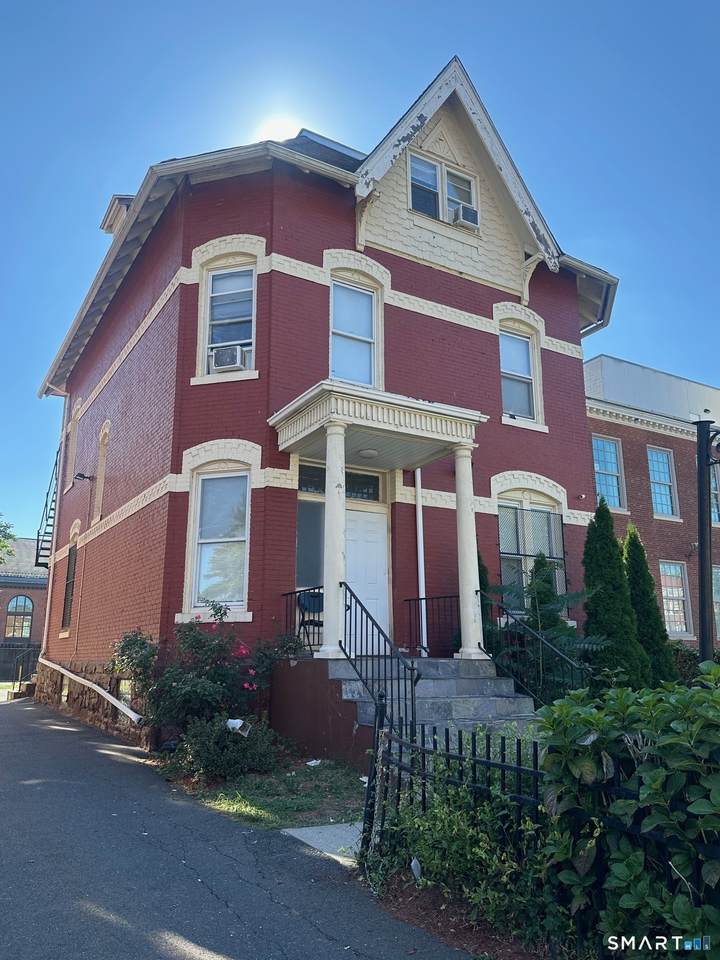 915 Asylum Avenue - Photo 1