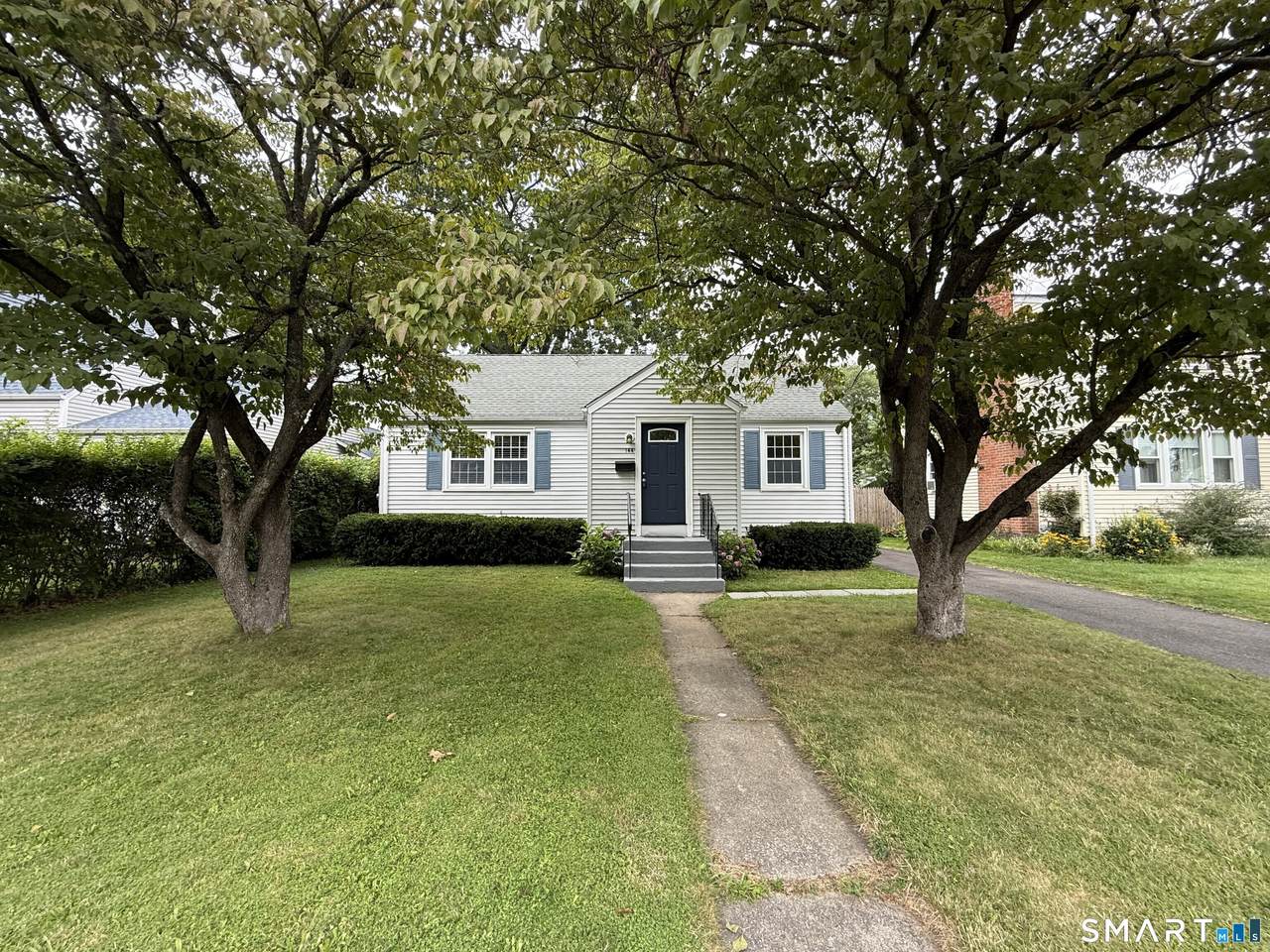144 Edgemont Avenue - Photo 1