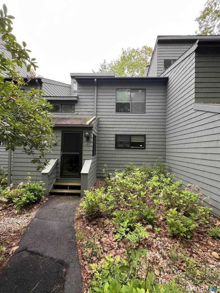 225 Ledge Drive - Photo 1