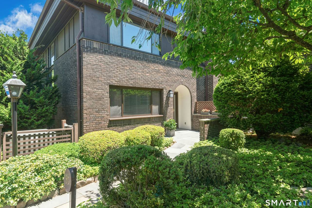 289 New Norwalk Road - Photo 1