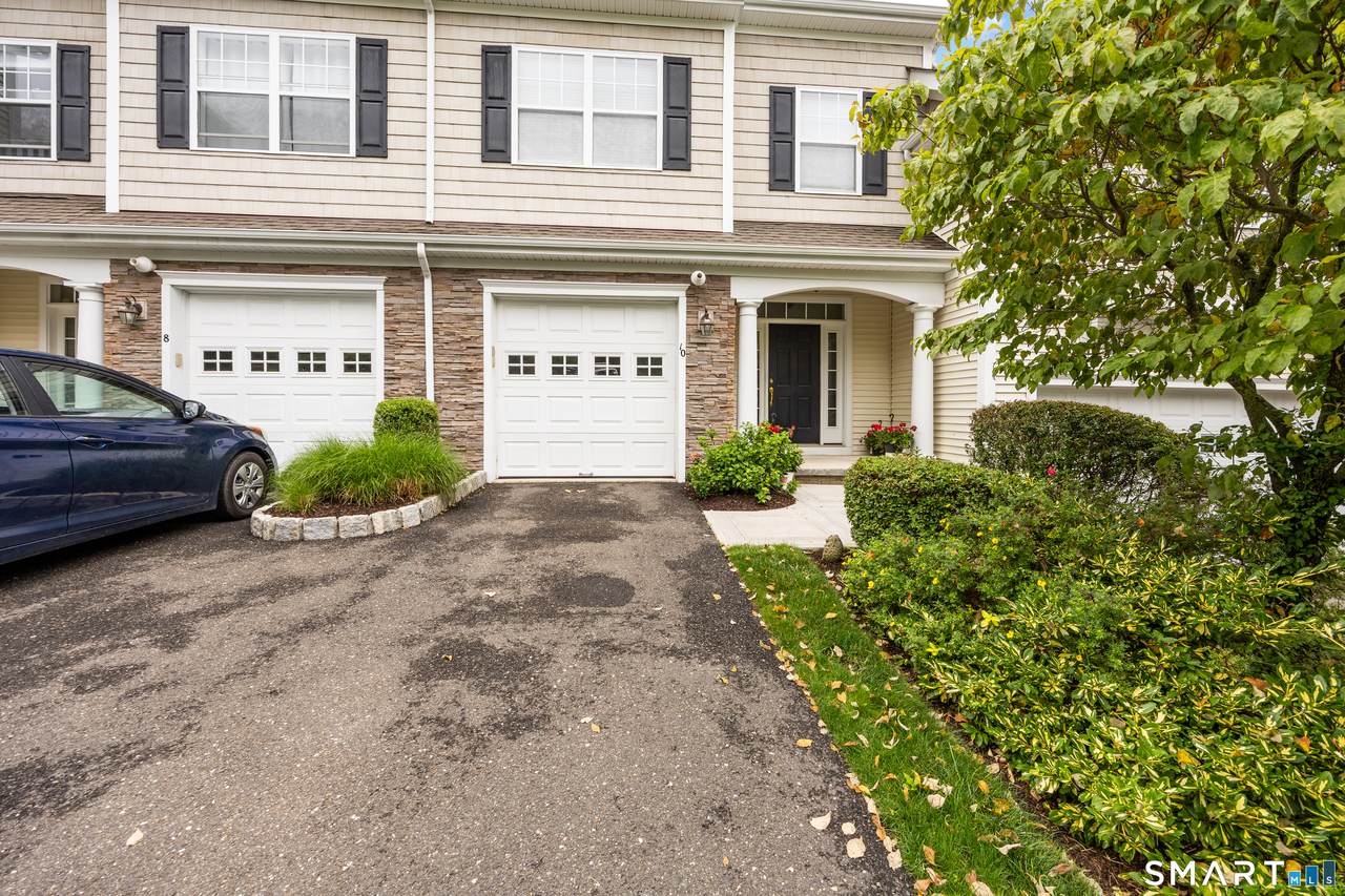 10 Ridgewood Drive - Photo 1