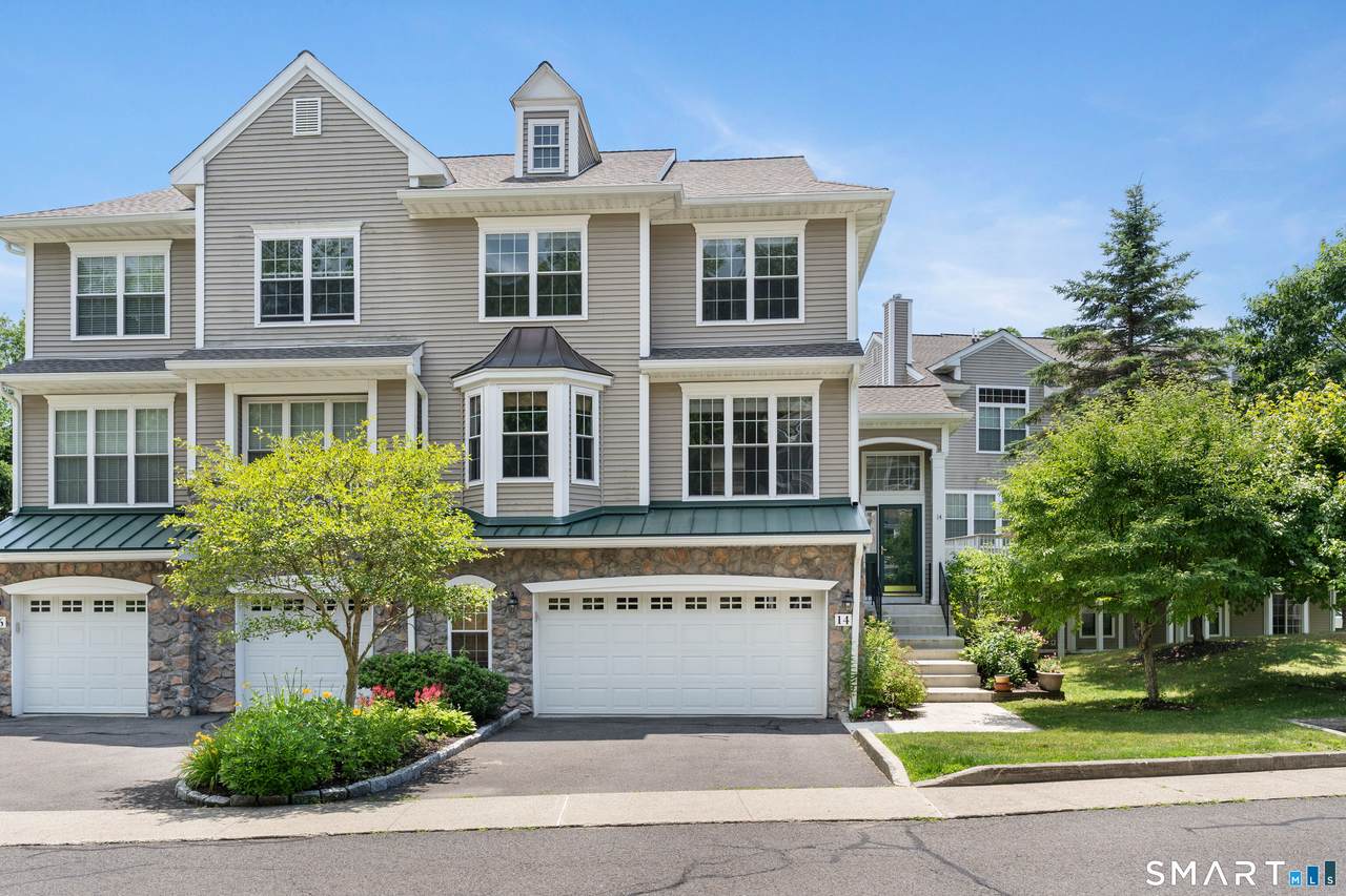 14 Cambridge Drive - Photo 1