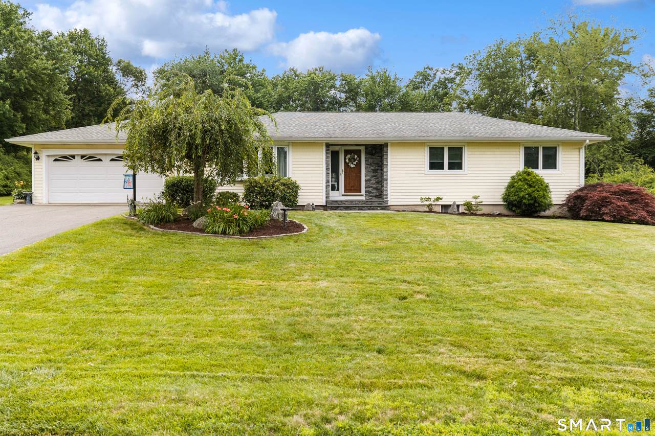 8 Lindsley Drive - Photo 1