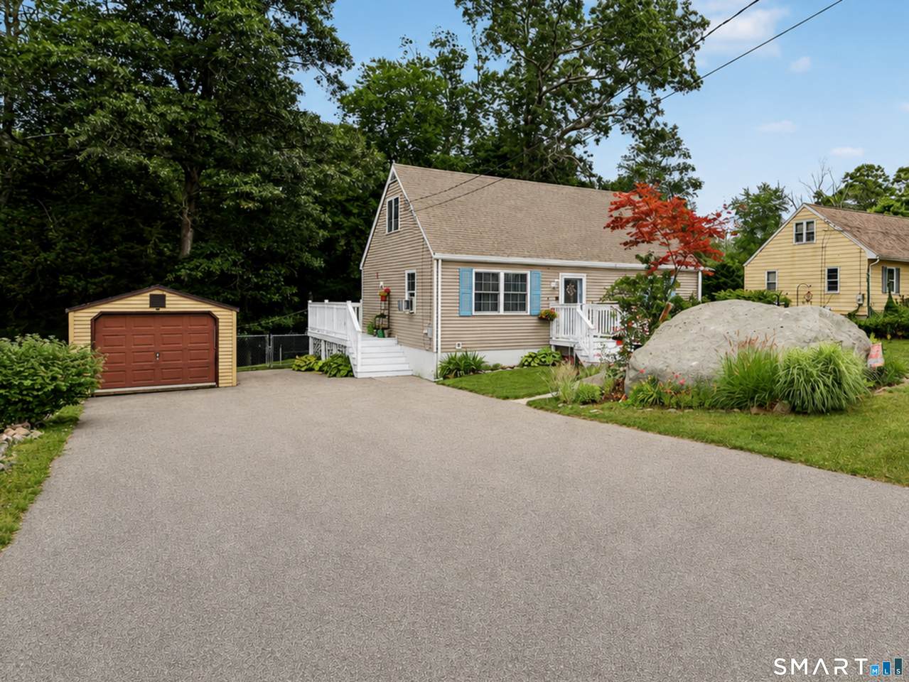 264 Roxbury Road - Photo 1