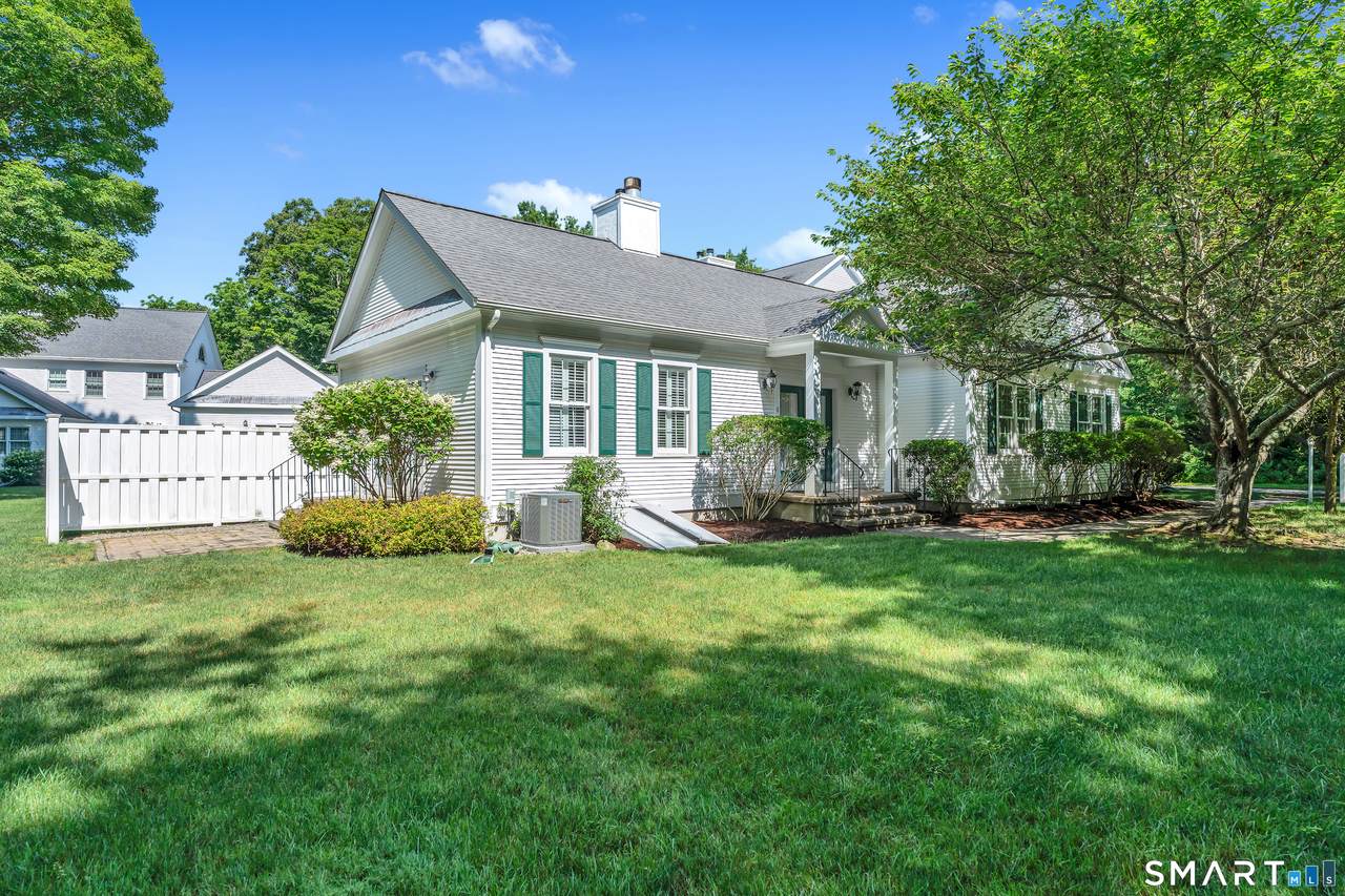 6 Wyckford Lane - Photo 1