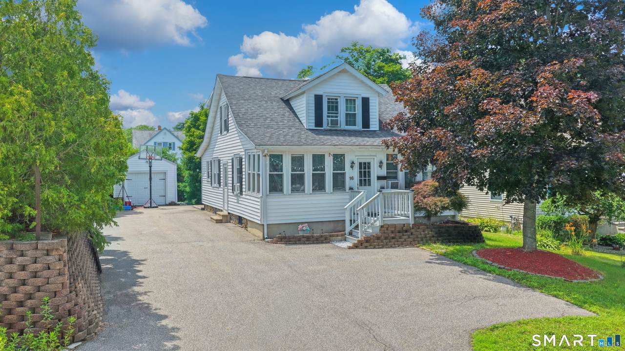 16 Dewey Avenue - Photo 1