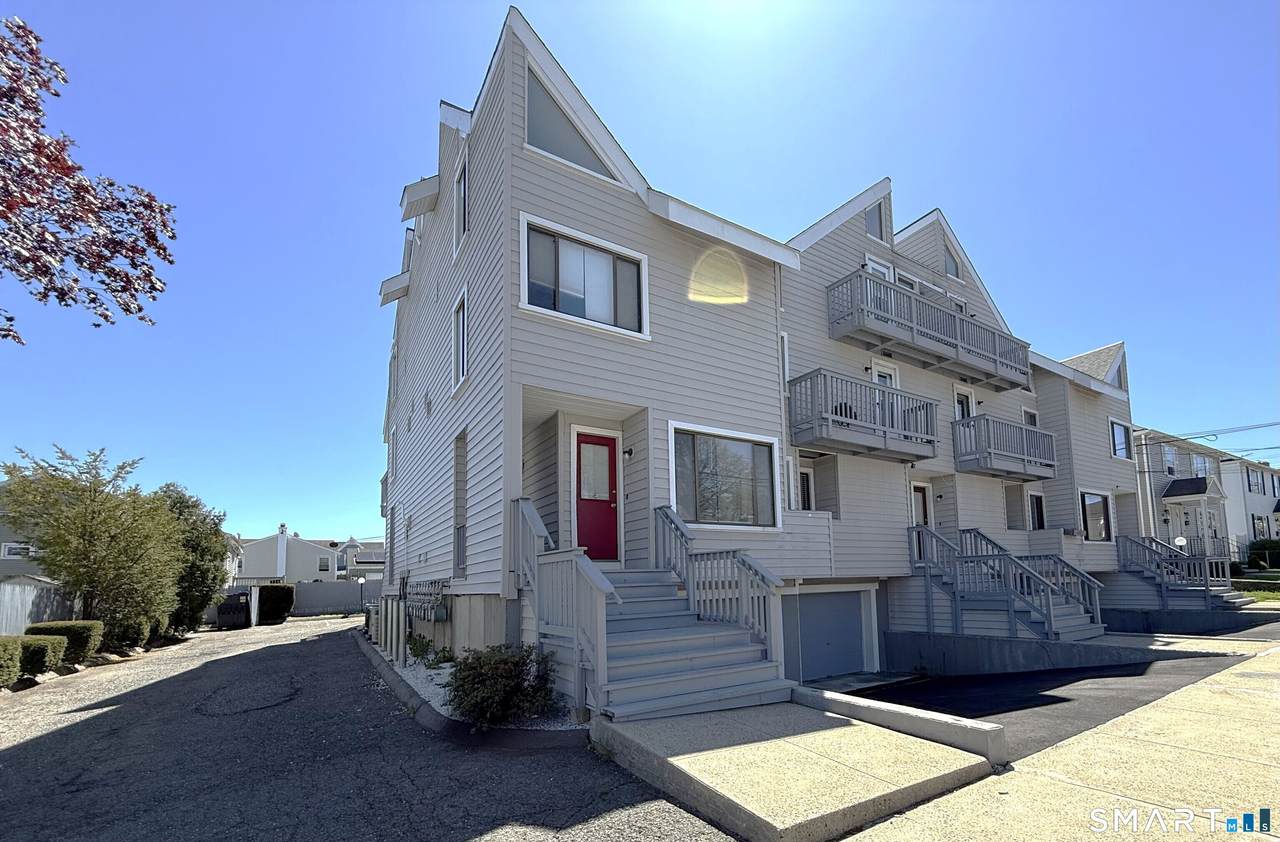 105 Tremont Avenue - Photo 1
