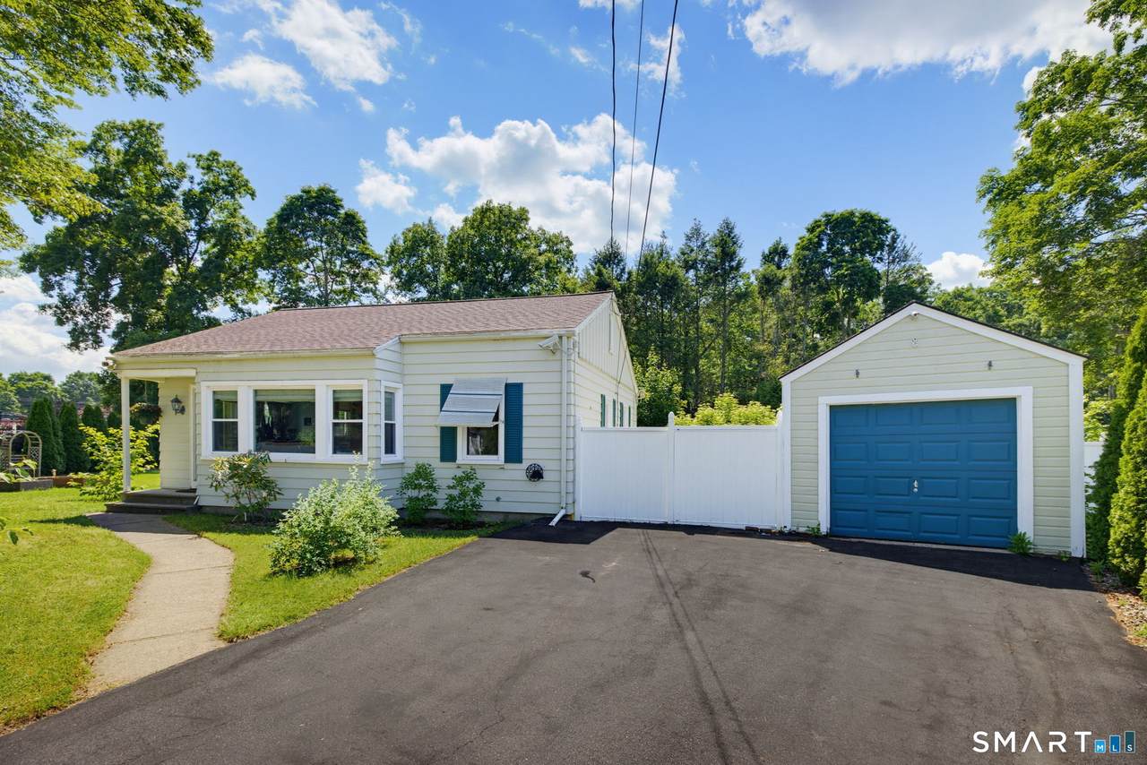 19 Burton Avenue - Photo 1