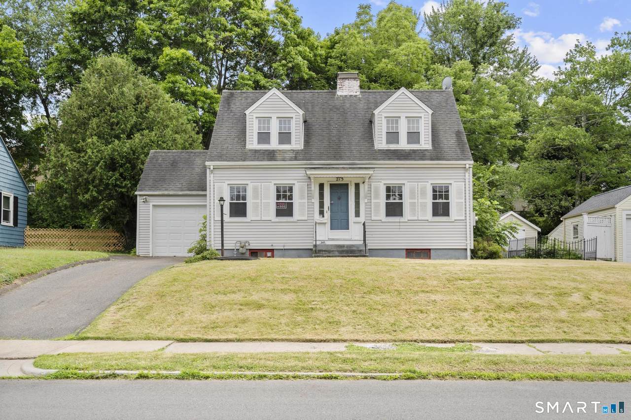 215 Commonwealth Avenue - Photo 1