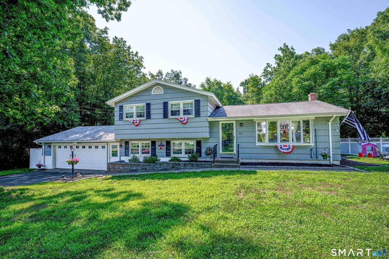17 Julius Drive - Photo 1