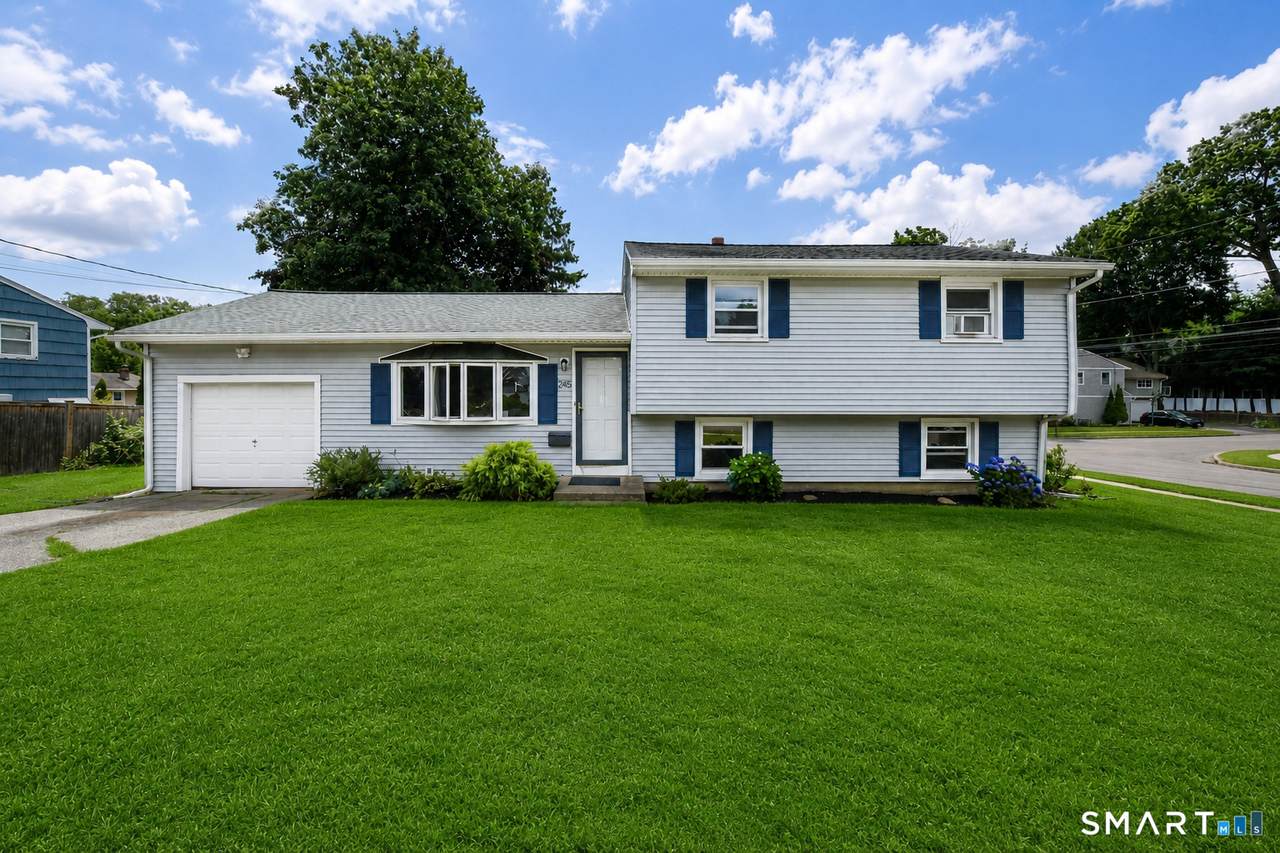 245 Oakwood Drive - Photo 1