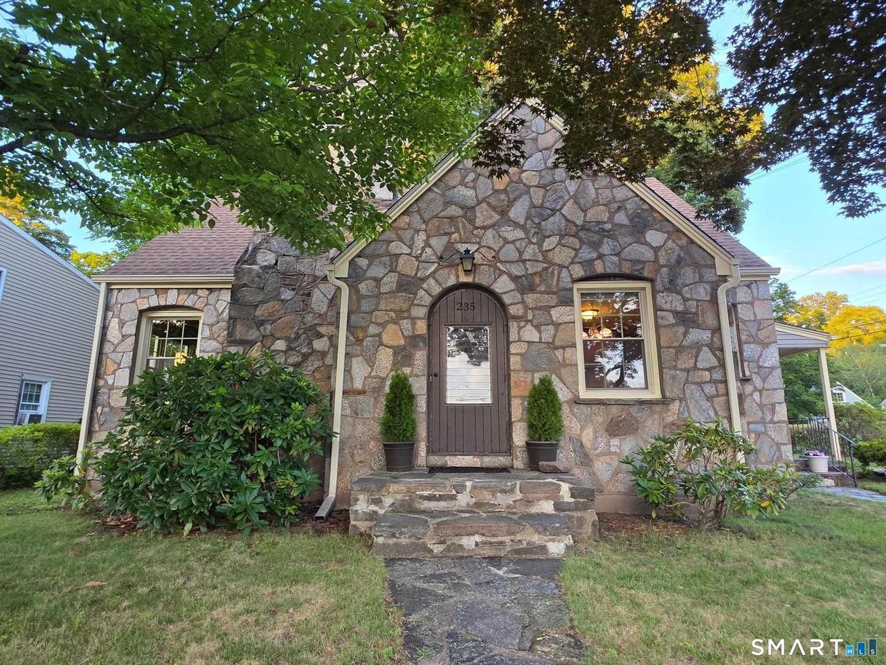 235 Summit Street - Photo 1
