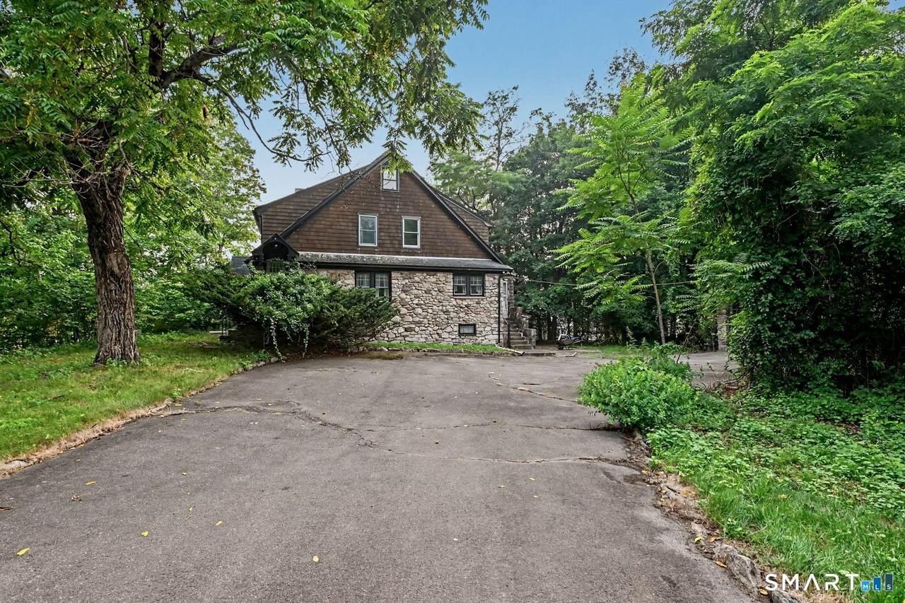 107 Wolfpit Avenue - Photo 1