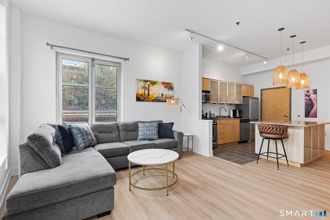 10 Ann Street - Photo 1