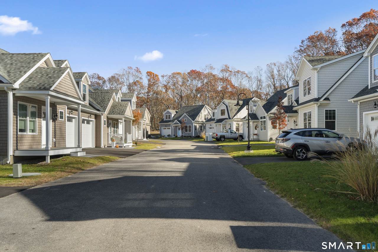 9 Ivy Hill Road - Photo 1