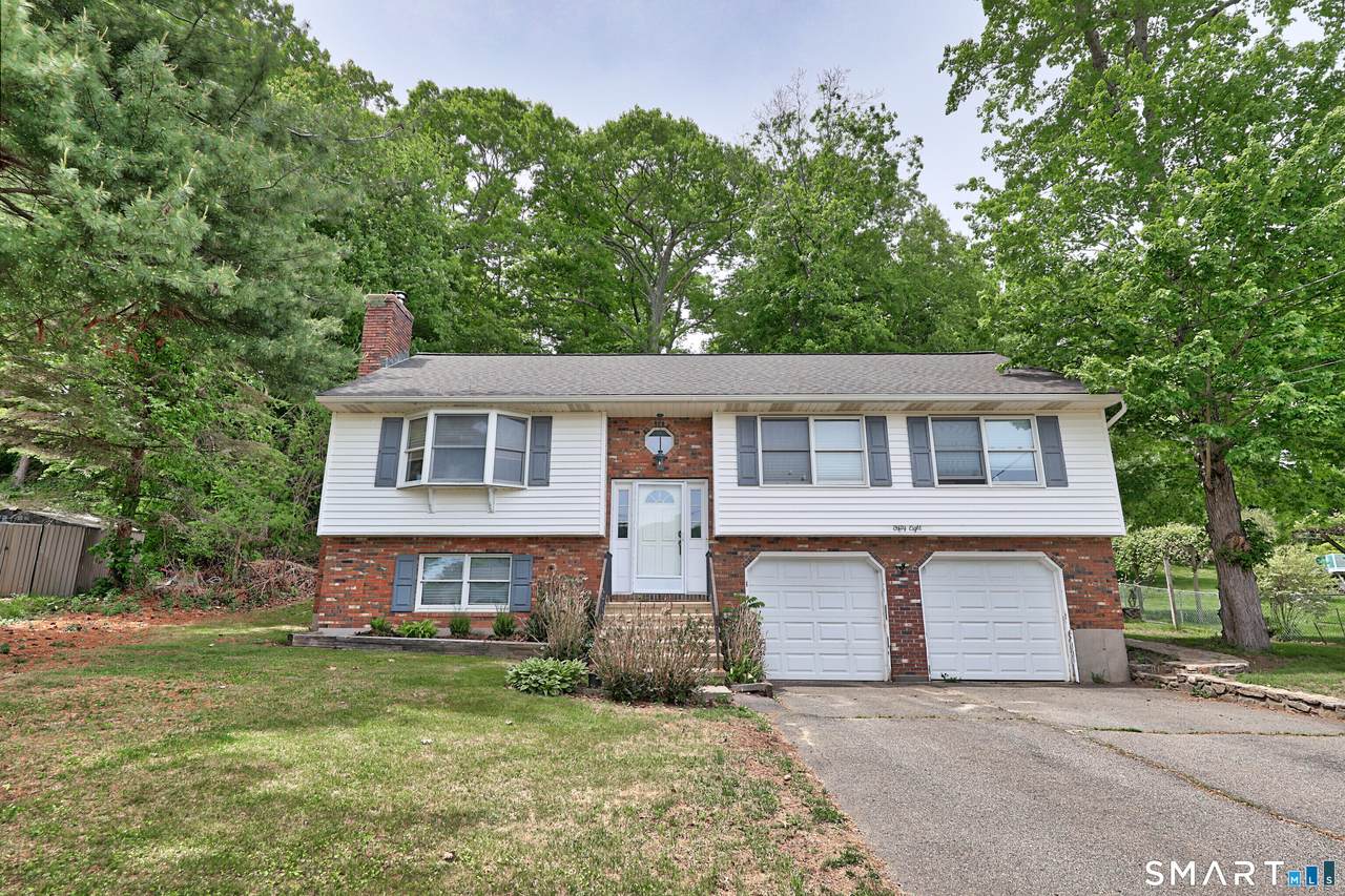 58 Oak Hollow Drive - Photo 1