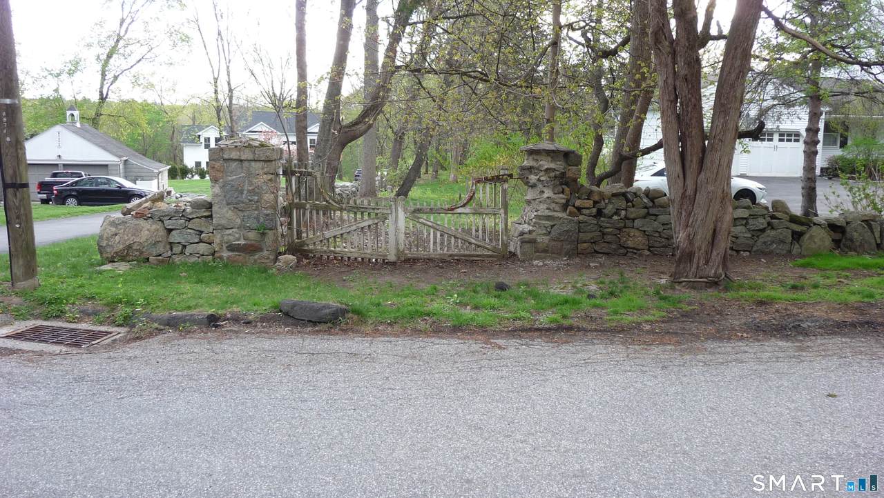 67 Briarwood Lane - Photo 1