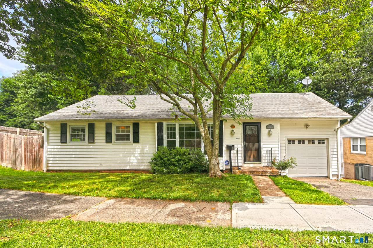 110 Roger White Drive - Photo 1