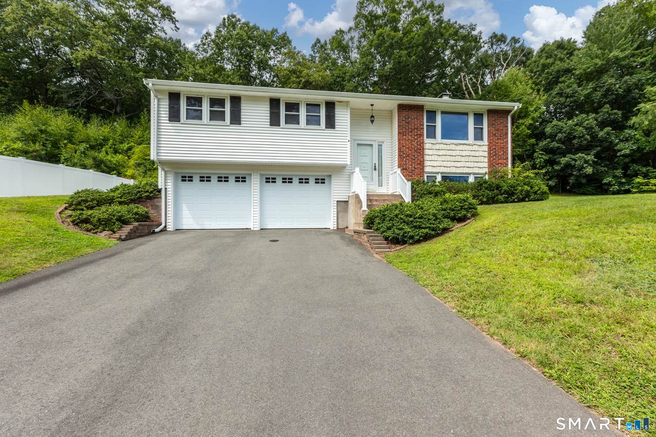 8 Geraldine Drive - Photo 1