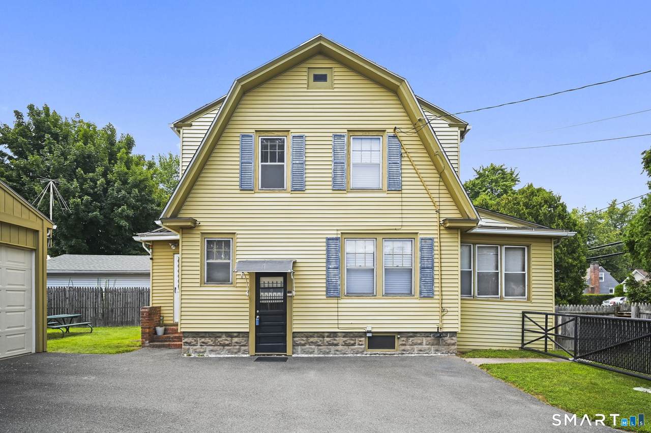 15 Bina Avenue - Photo 1