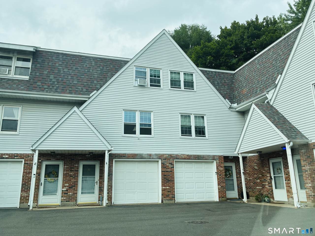 260 Burlington Avenue - Photo 1
