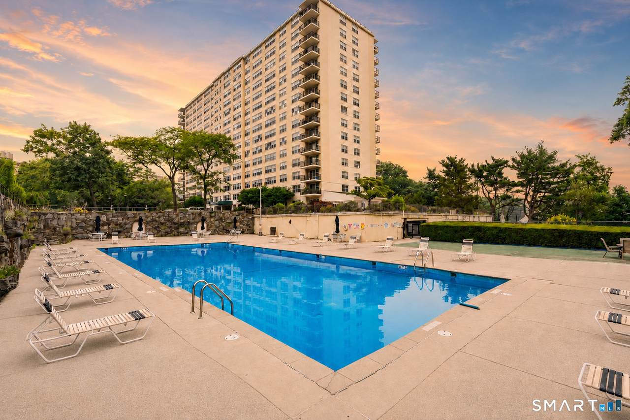 2625 Park Avenue - Photo 1