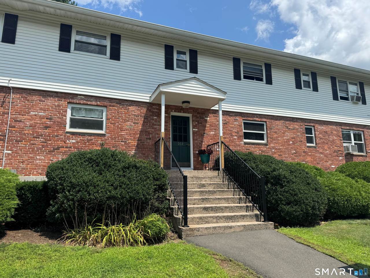 502 Oak Avenue - Photo 1