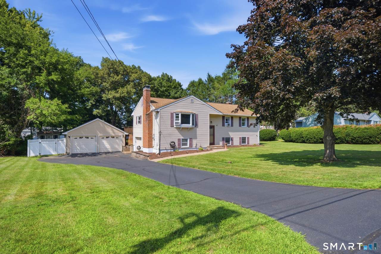 77 Montauk Drive - Photo 1