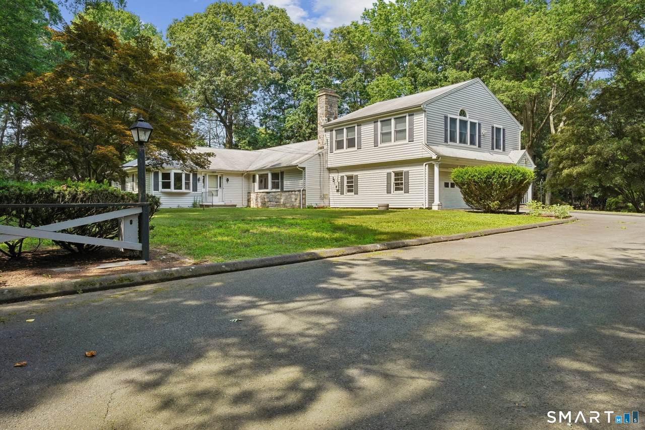 112 Grumman Avenue - Photo 1