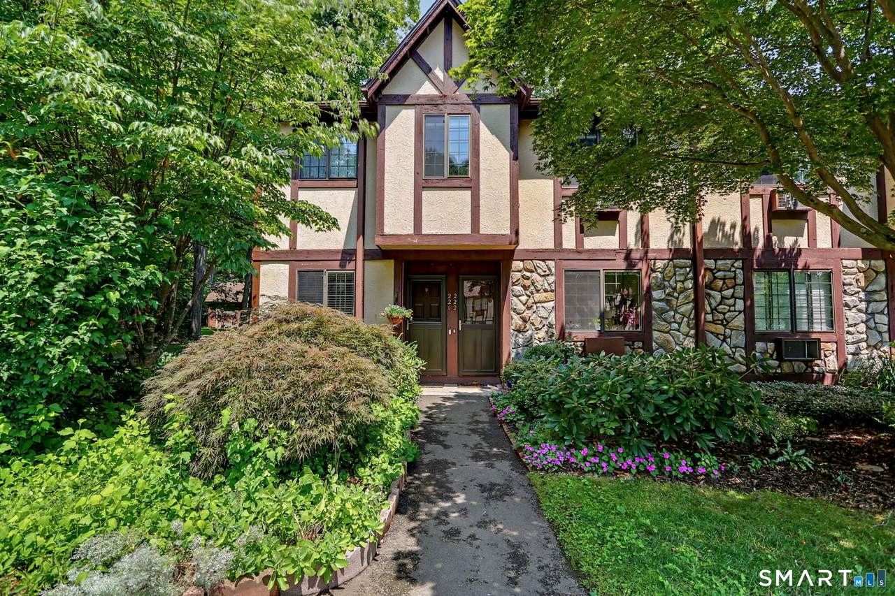 221 Foxwood Lane - Photo 1