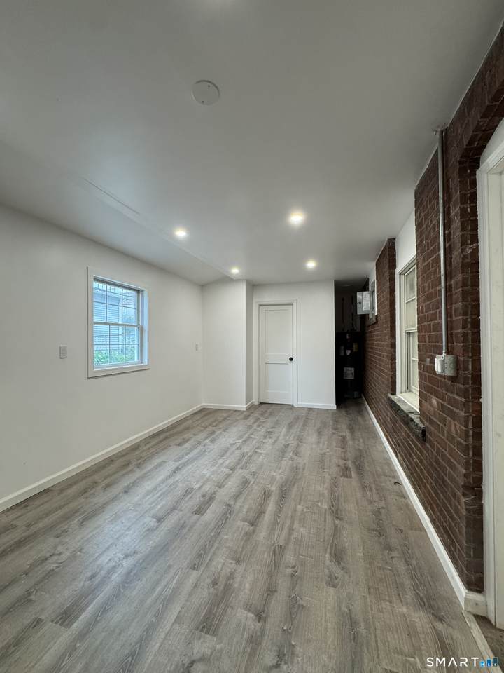 14-16 Clarks Hill Avenue - Photo 1