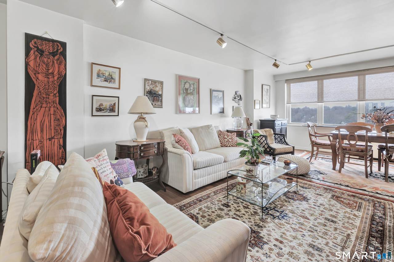 2625 Park Avenue - Photo 1