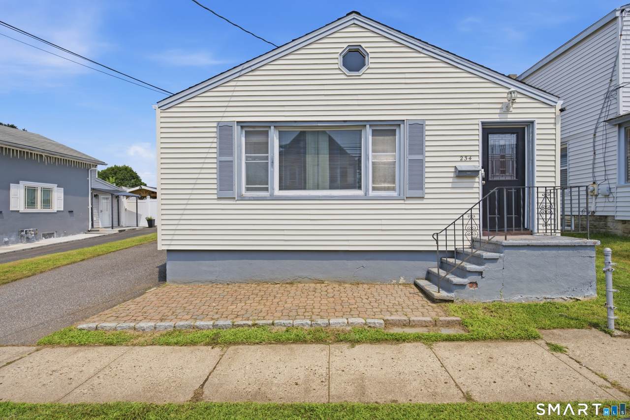 234 Hollister Street - Photo 1