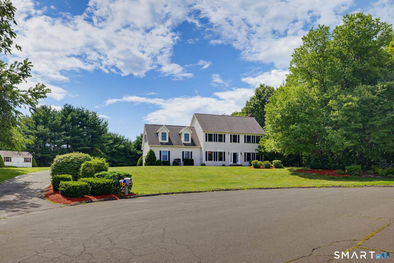 33 Deer Meadow - Photo 1