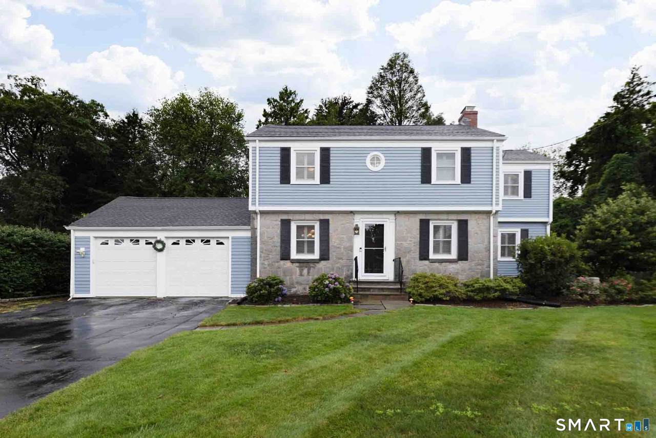 140 Round Hill Road - Photo 1