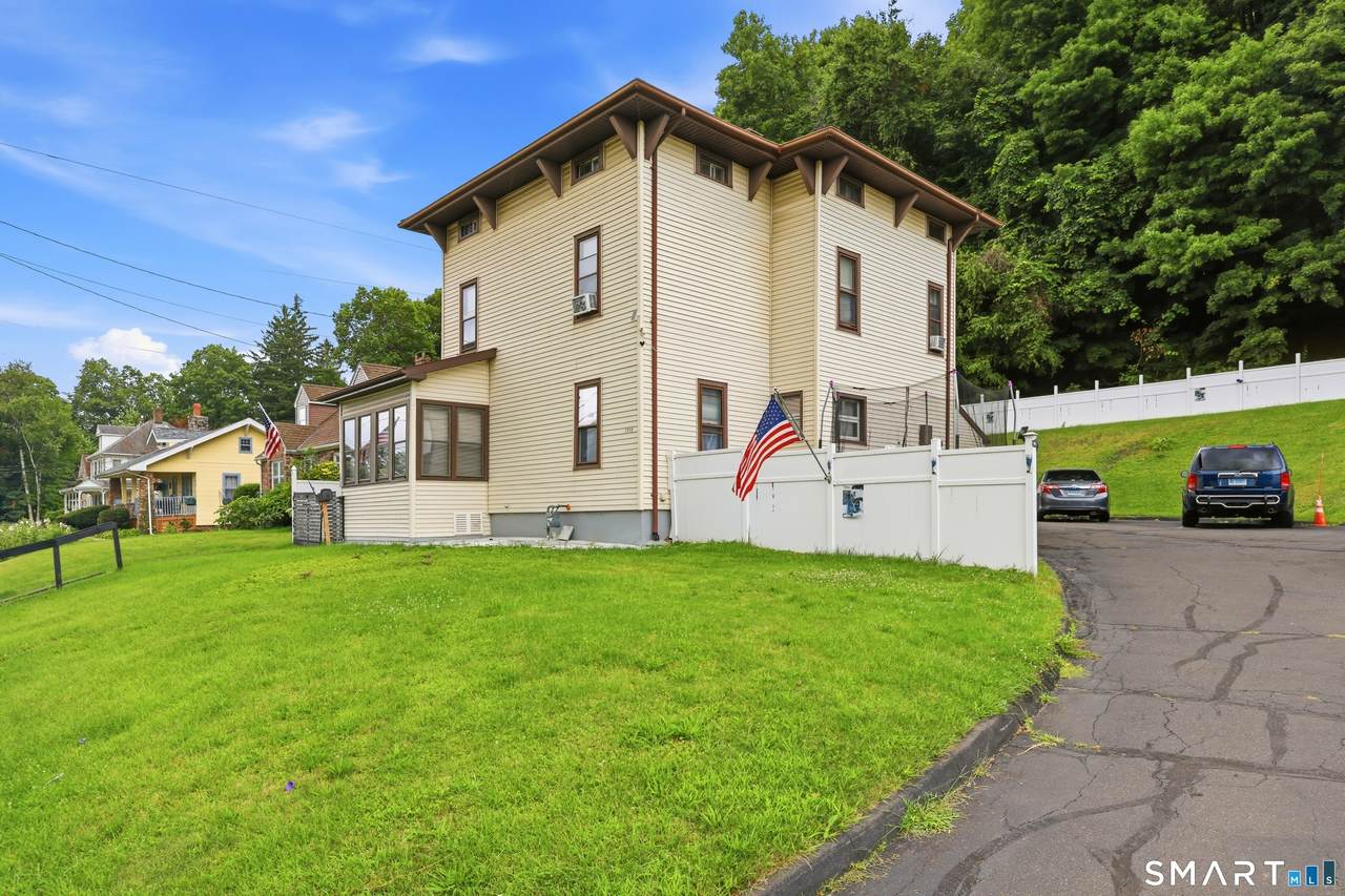 2038 Stanley Street - Photo 1