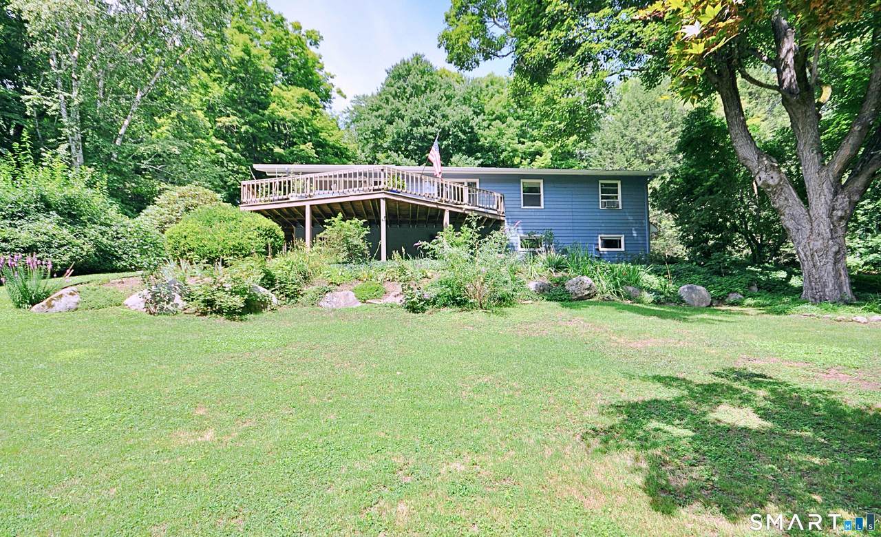 21 Carriage Lane - Photo 1