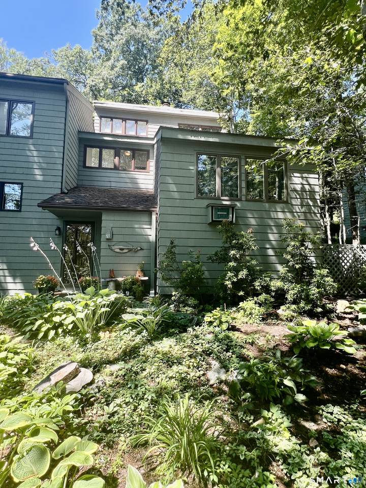 427 Trailsend Drive - Photo 1