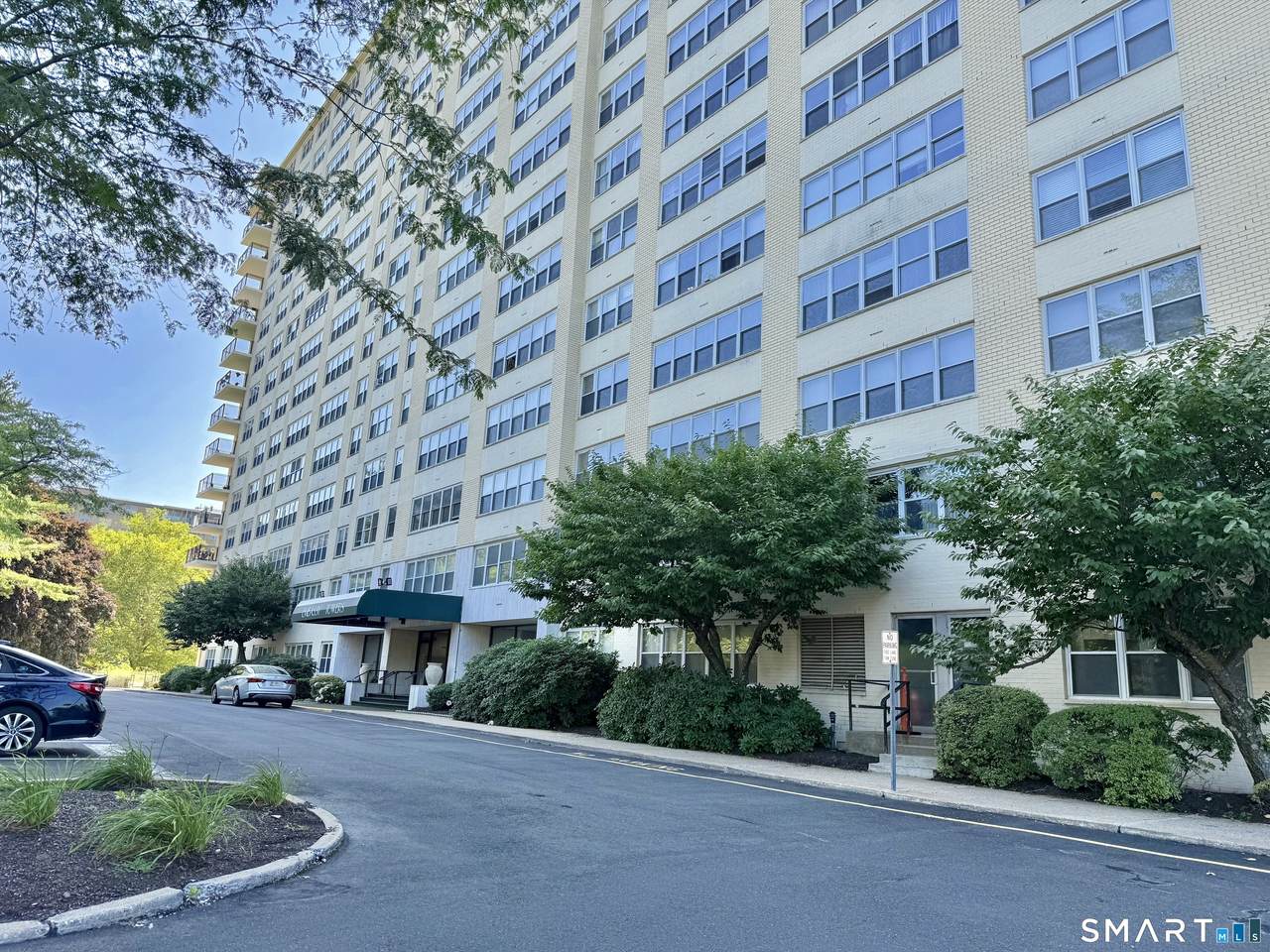 2625 Park Avenue - Photo 1