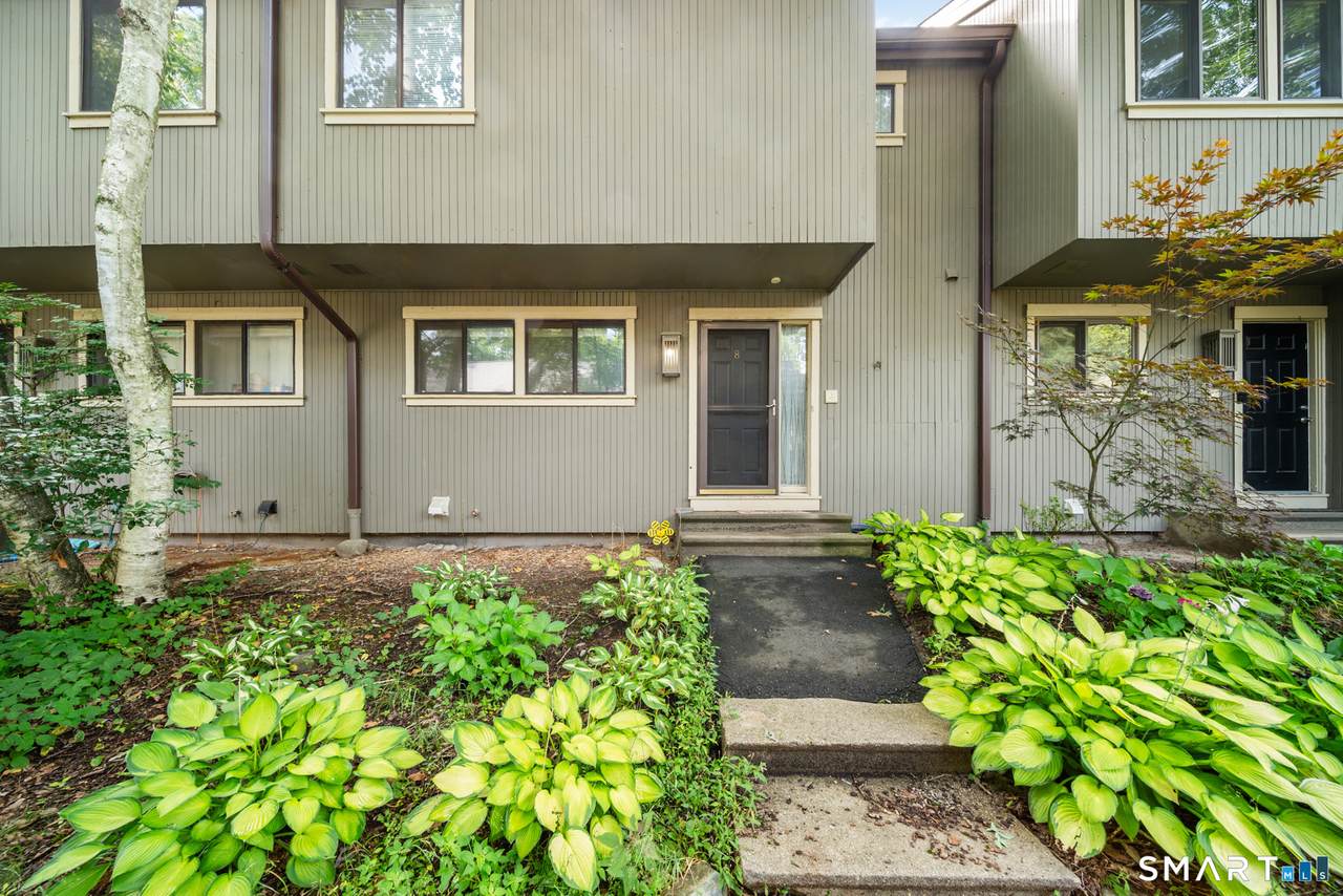 8 Woods Way - Photo 1