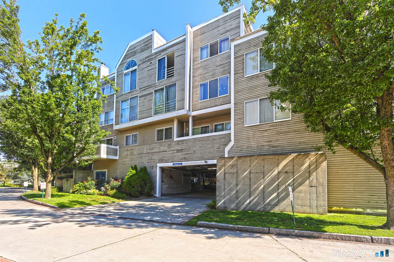 127 Harbour Close - Photo 1