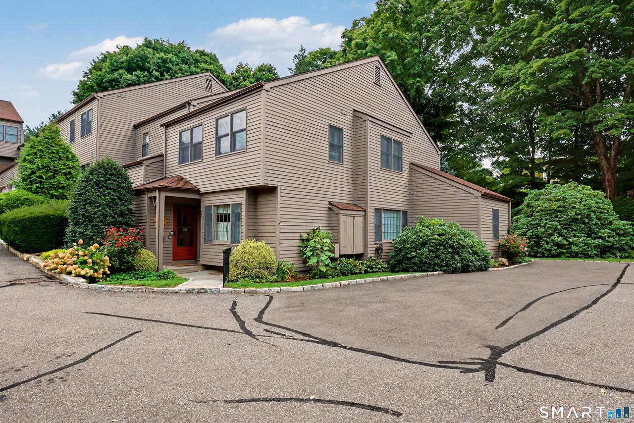 39 Lambert Common - Photo 1