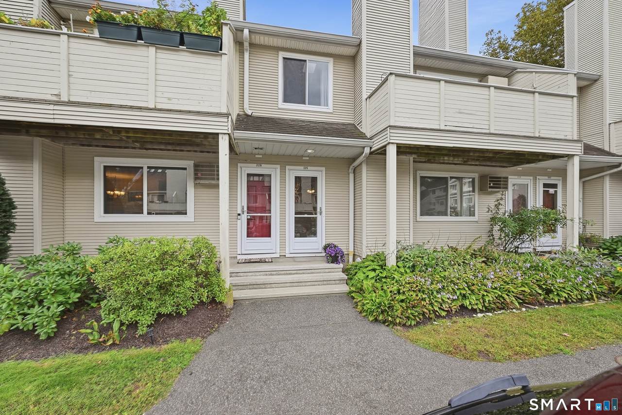 225 Willow Springs - Photo 1