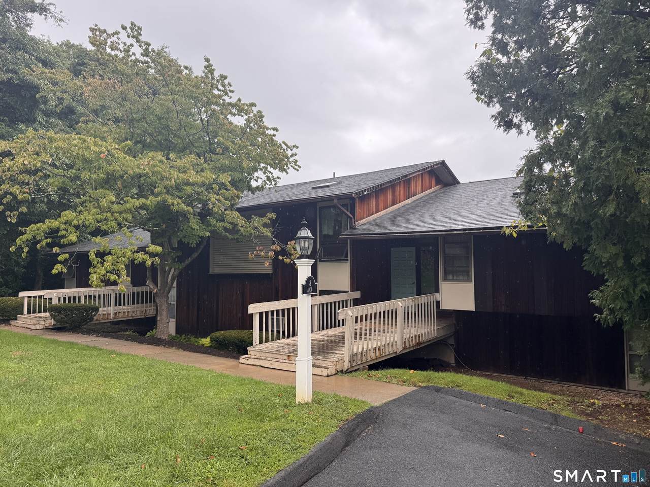 8 Country Squire Drive - Photo 1