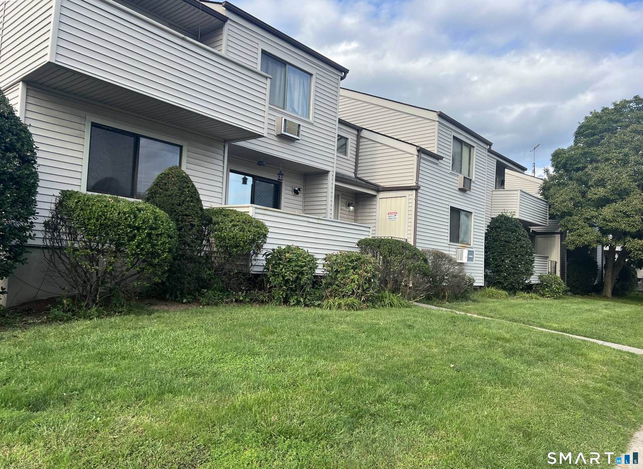 252 Harlem Avenue - Photo 1