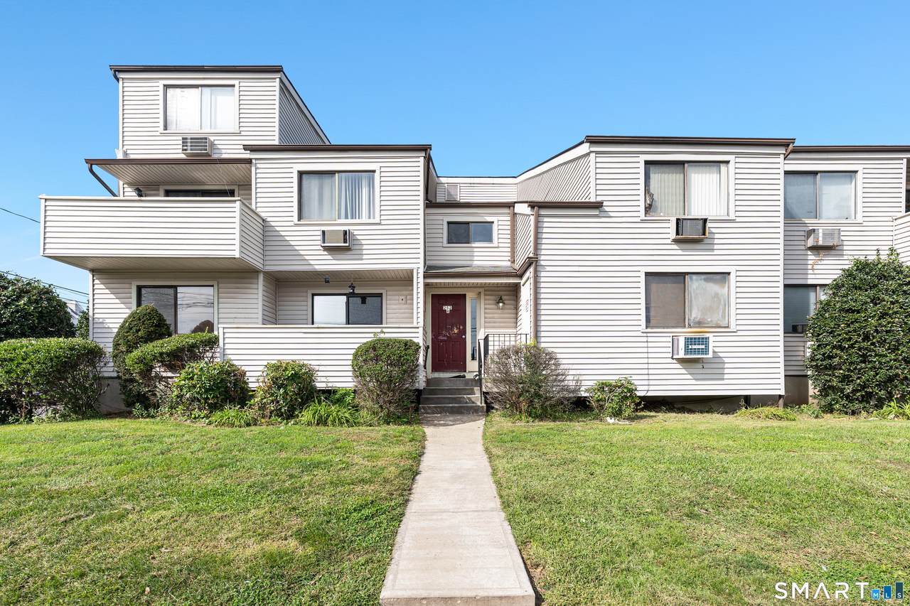 252 Harlem Avenue - Photo 1