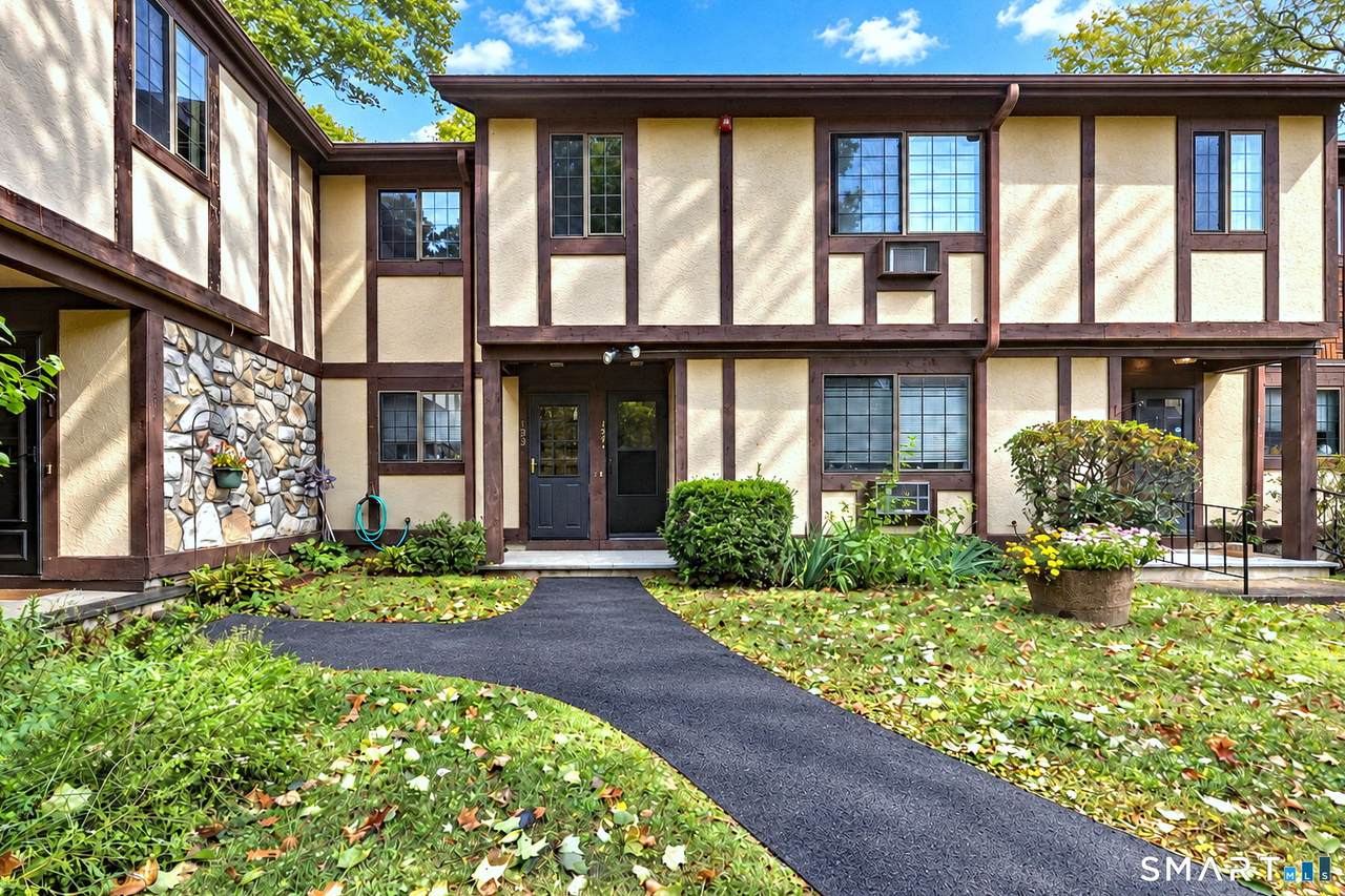 134 Foxwood Close - Photo 1